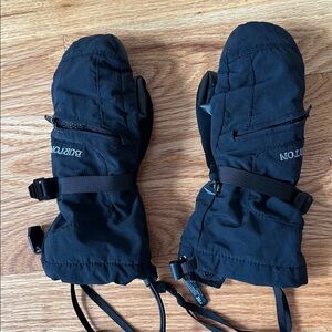 kids size medium Burton vent mitt ski / winter mitt with vent